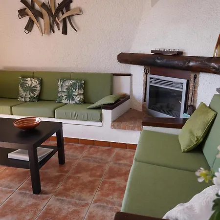 Encantadora Casa De 2 En - Se Admiten Mascotas - Es-323-57 レスタルティット