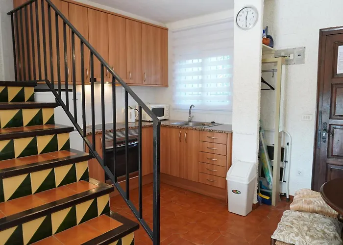 Encantadora Casa De 2 En - Se Admiten Mascotas - Es-323-57 レスタルティット